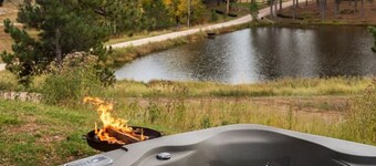 Sun Filled Joy: Hot Tub + Sauna + Watch Wildlife