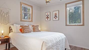 Ferros/tábuas de passar roupa, berço de viagem, Wi-Fi de cortesia