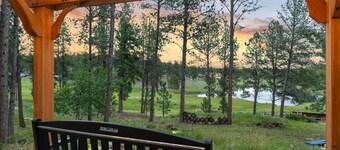 Little Joy: Needle Spire Views + Sauna + Wildlife