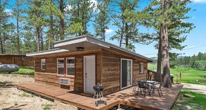 The Monet: Sauna + Firepit + Needle Views