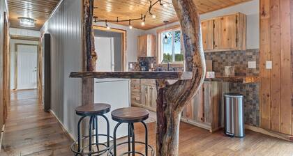Hottub Hideaway: Firepit + Sauna + Views + Wildlife