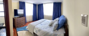 3 bedrooms, iron/ironing board, travel crib, WiFi - Edificio Oscar-Beautiful, Spacious, & Cozy Condo Style APT. (La Paz)