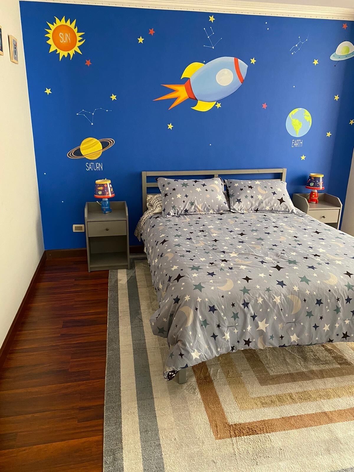 3 habitaciones, tabla de planchar con plancha, cuna de viaje y wifi 