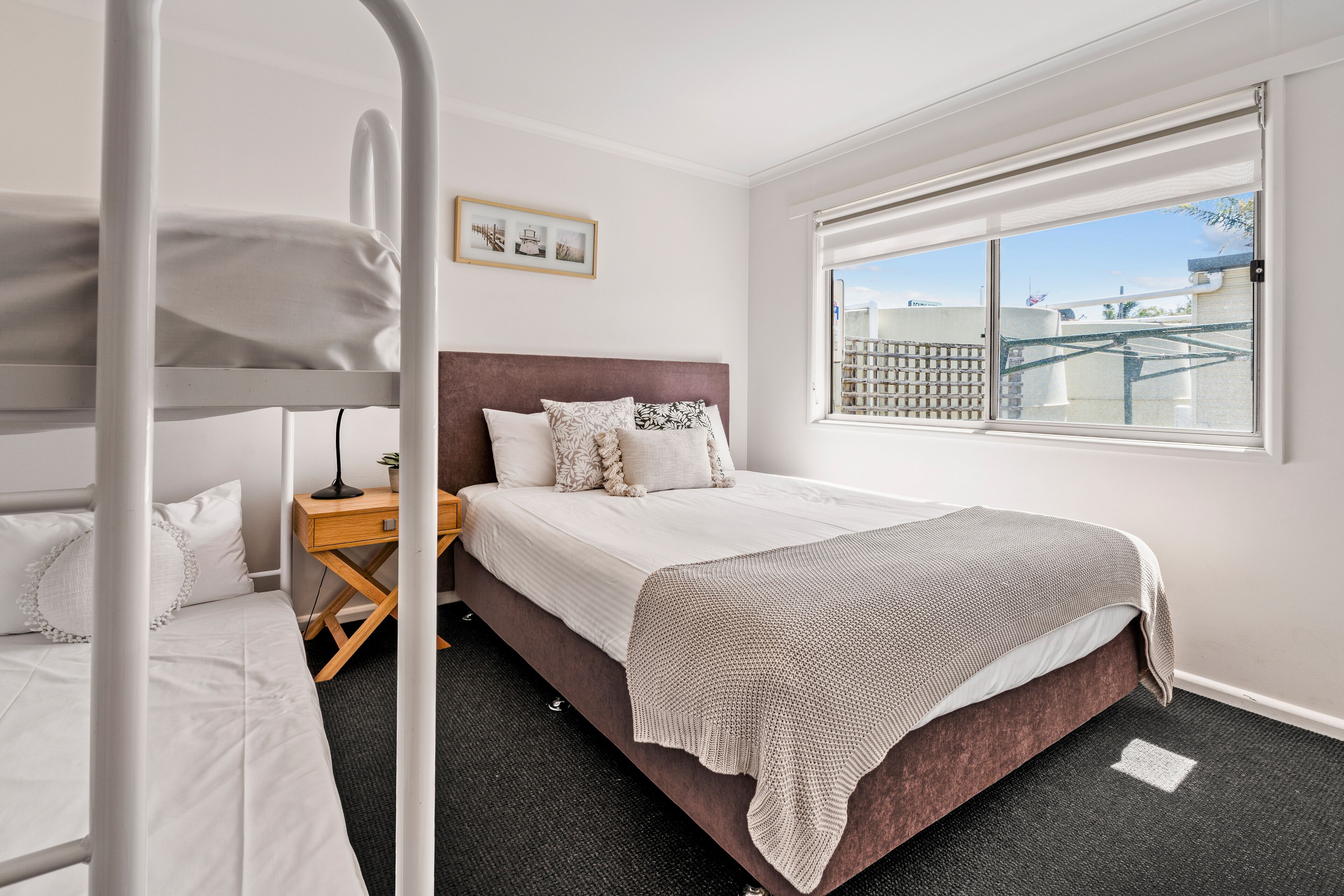 Villa superior, 2 habitaciones | Tabla de planchar con plancha, wifi gratis y ropa de cama 