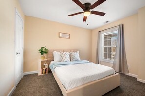 3 bedrooms, desk, iron/ironing board, WiFi
