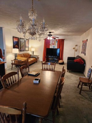 Smart-TV, Videospiele, Bücher