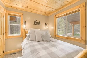 5 slaapkamers, een strijkplank/strijkijzer, wifi, beddengoed