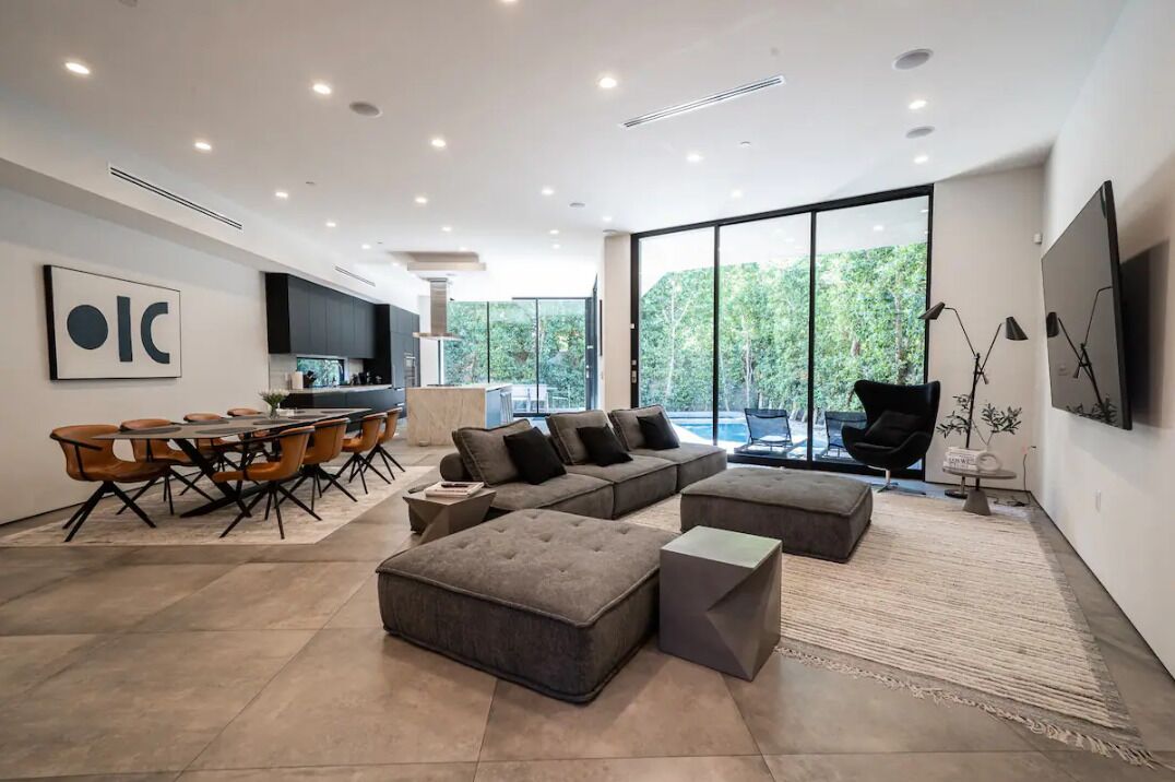 Luxury Modern Pool Villa