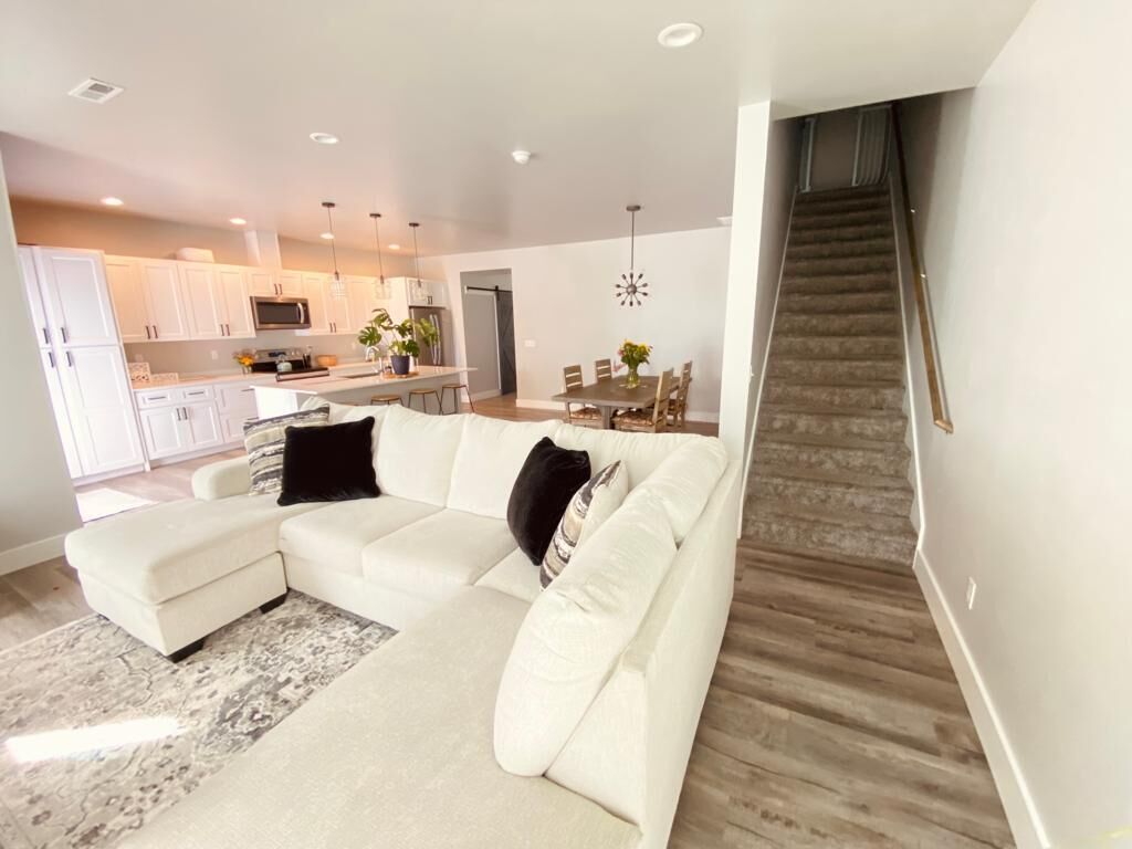 Sunny and Spacious Townhouse near Bozeman! 