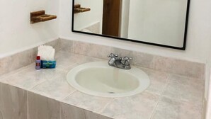 Bathroom - Hotel Los Leones (Palenque)
