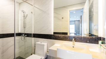 Two Bedrooms Apartment | Bathroom