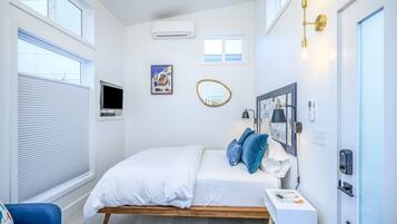 Een strijkplank/strijkijzer, gratis wifi, beddengoed