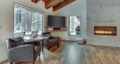 Luxurious executive home located on Big Meadow Golf Course at Black Butte Ranch