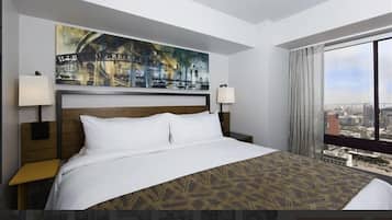 1 habitación, caja de seguridad en la habitación y escritorio