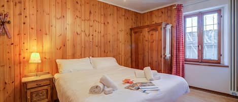 1 室のベッドルーム、WiFi (無料)、ベッドシーツ