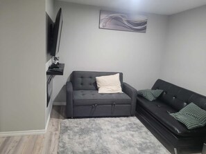 Smart TV, fireplace