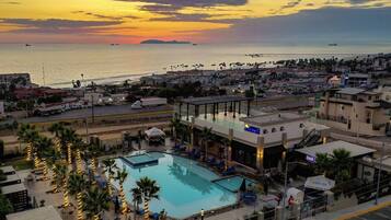 Outdoor pool, a heated pool