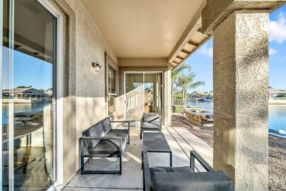 Lakefront Oasis