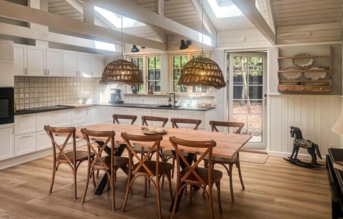 Cozy home in Hornbæk with WiFi