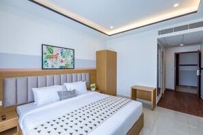 标准双人房 | 埃及棉床单、高档床上用品、办公桌、免费 WiFi