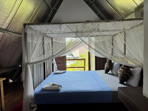 Deluxe Double Room, Balcony, Pool View - Steps Garden Resort (Miriswatte)