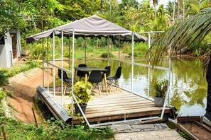 Lake - Steps Garden Resort (Miriswatte)