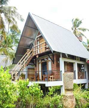 Double Room, Patio, Pool View - Steps Garden Resort (Miriswatte)