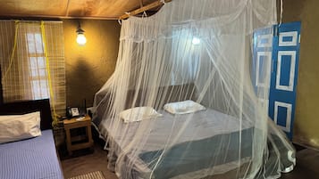 三人房, 露台, 花園景 | 房內夾萬、書桌、手提電腦工作空間、免費 Wi-Fi