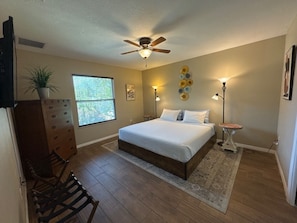 2 bedrooms, desk, iron/ironing board, travel crib