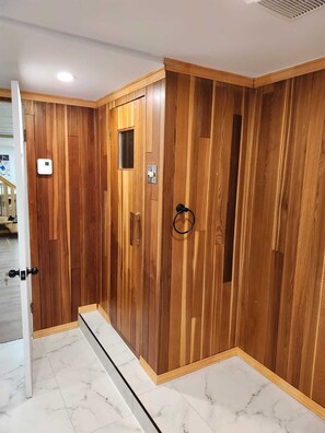 Suite de luna de miel, 1 habitación, no fumadores, Aire acondicionado | Baño | Artículos de higiene personal gratuitos y secador de pelo