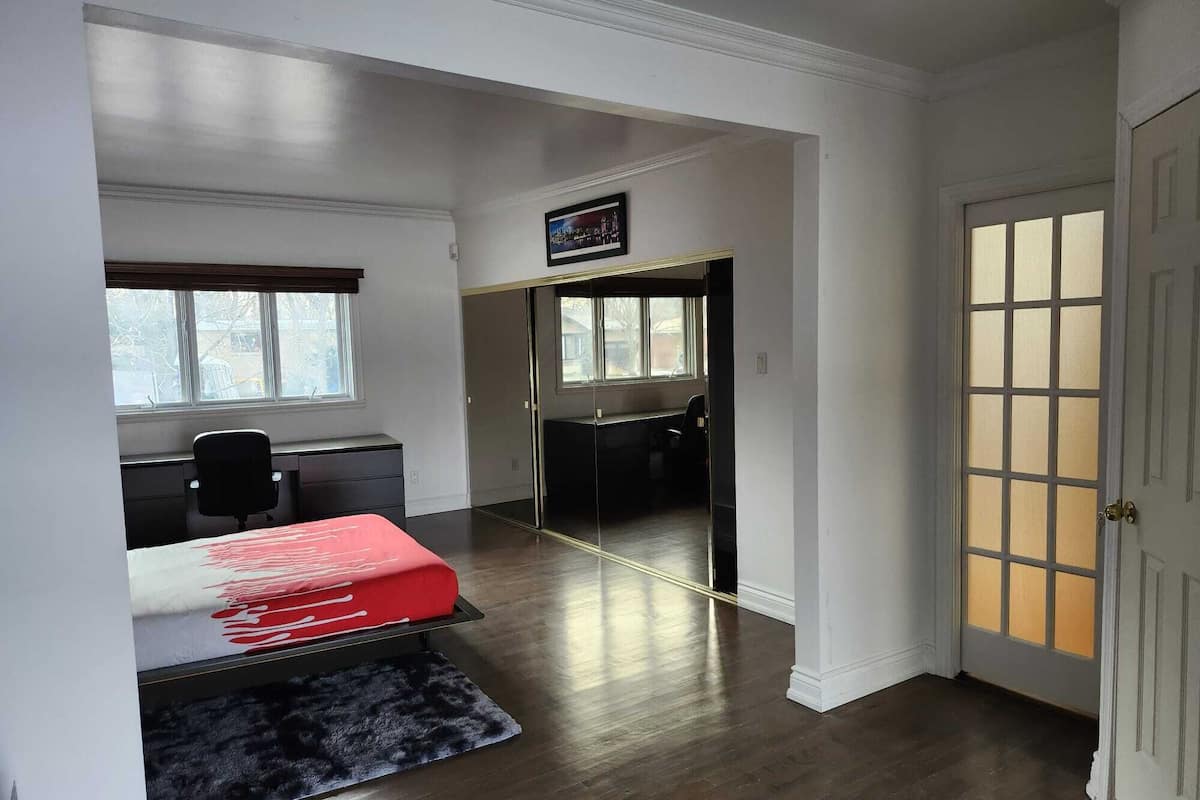 Honeymoon Suite, 1 Bedroom, Non Smoking, Air conditioning | 1 bedroom, iron/ironing board, free WiFi