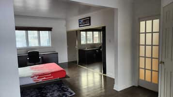 蜜月套房, 1 間臥室, 非吸煙房, 空調 | 1 間睡房、熨斗/熨衫板、免費 Wi-Fi