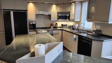 Honeymoon-Suite, 1 Schlafzimmer, Nichtraucher, Klimaanlage | Eigene KĂŒche | Wasserkocher