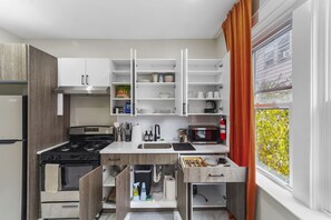 Frigorifero, microonde, forno, tostapane