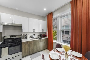 Kühlschrank, Mikrowelle, Ofen, Toaster