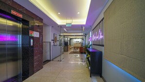 Reception - Olive Hotel Hebbal by Embassy Group (Bengaluru)