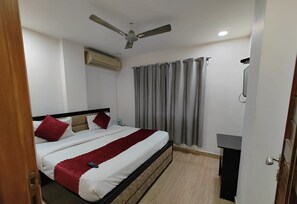 Deluxe Room | 1 bedroom, premium bedding, desk, blackout drapes - Yellow Cherry (Gurugram)