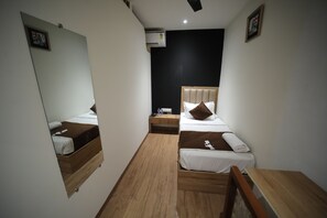 Deluxe Cabin | 1 bedroom, memory foam beds, laptop workspace, free WiFi