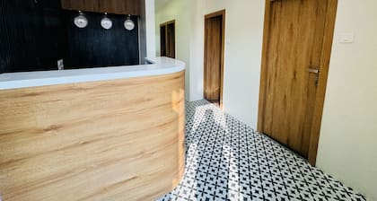 CABIN STAY AIRPORT-THE HUBZ