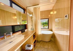 Luxury Tent | Bathroom | Free toiletries, hair dryer, bidet, towels - GRAN CLASSE (Shimonita)