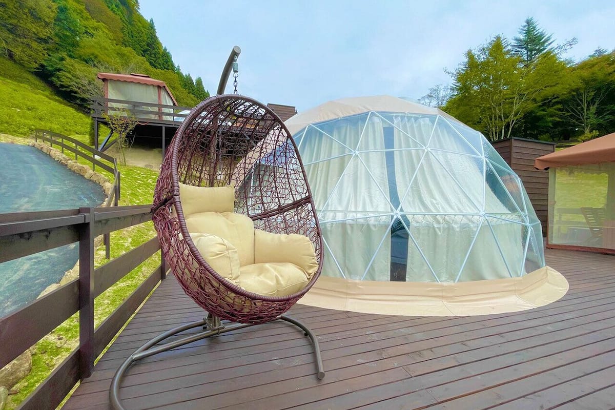 1 habitación y ropa de cama