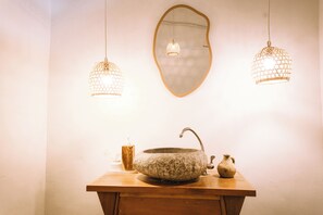 Standard Room | Bathroom | Hair dryer, towels - Thrive - A Liv Life Hotel (Canggu)