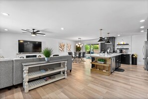 Interior - Bonnie Rose (Scottsdale)