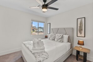 3 chambres, fer et planche à repasser, Wi-Fi gratuit, draps fournis