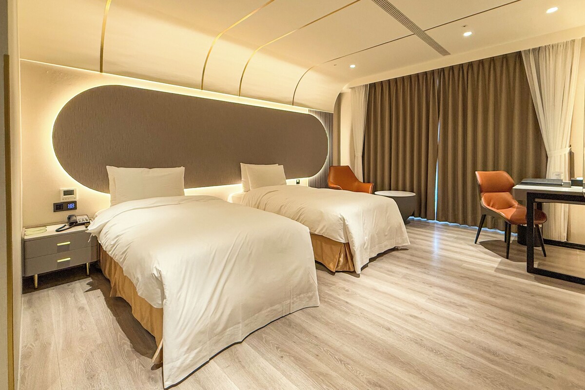 Kamar Twin Superior | Brankas, meja kerja, tirai kedap cahaya, dan Wi-Fi gratis
