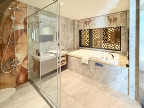 Superior Room, 1 Queen Bed | Jetted bathtub - JingIn Hotel (Tainan)