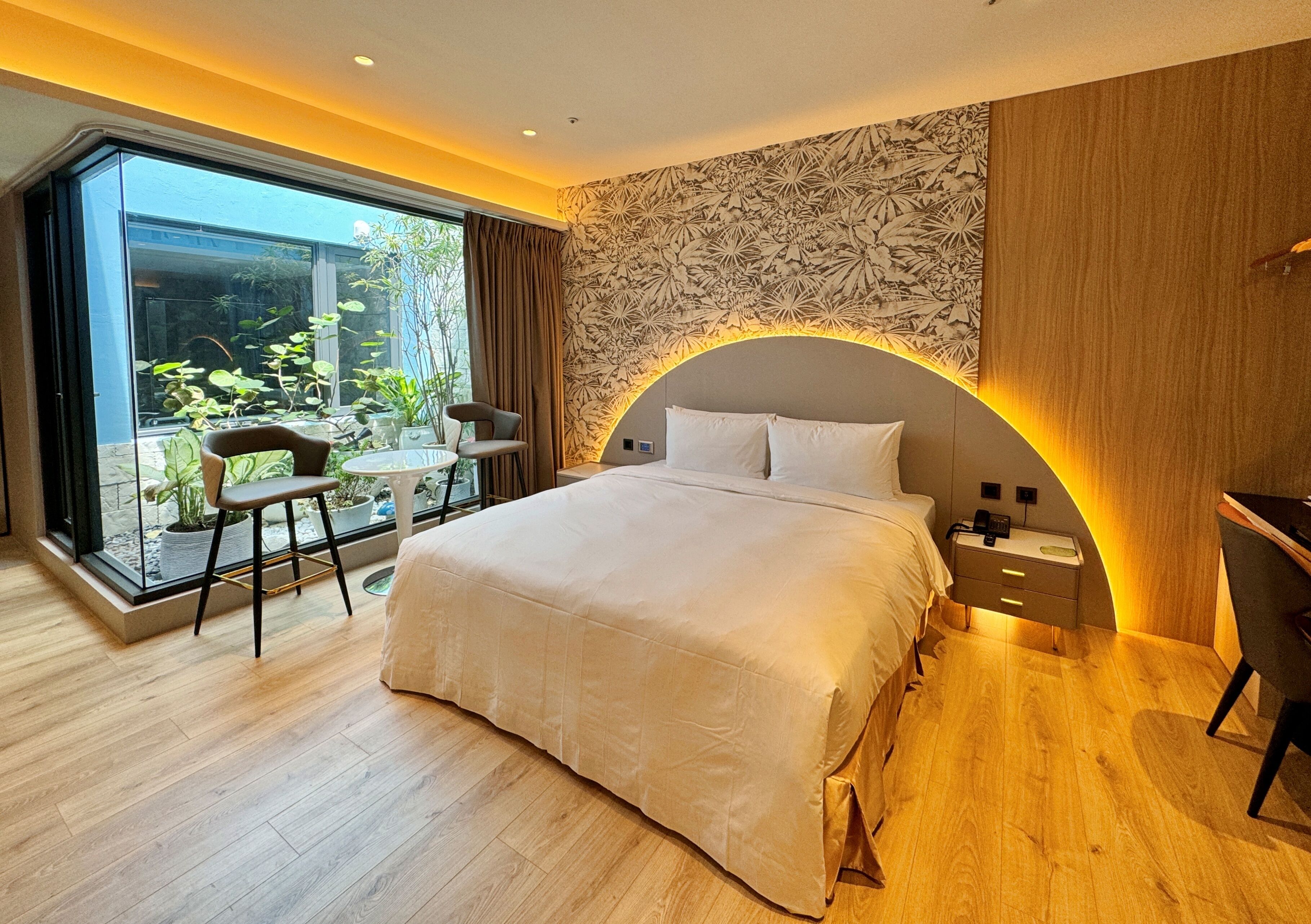 Superior Room, 1 Queen Bed | View from room