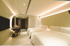 Classic Quadruple Room, 2 Double Beds | In-room safe, desk, blackout drapes, free WiFi - JingIn Hotel (Tainan)