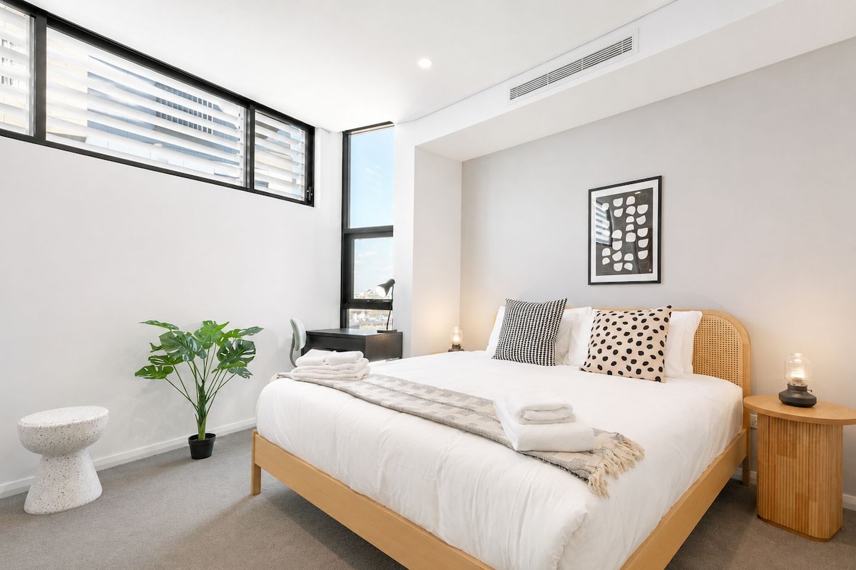 Premium appartement | Een bureau, verduisterende gordijnen, een strijkplank/strijkijzer