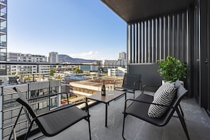 Departamento clásico, 2 habitaciones | Balcón